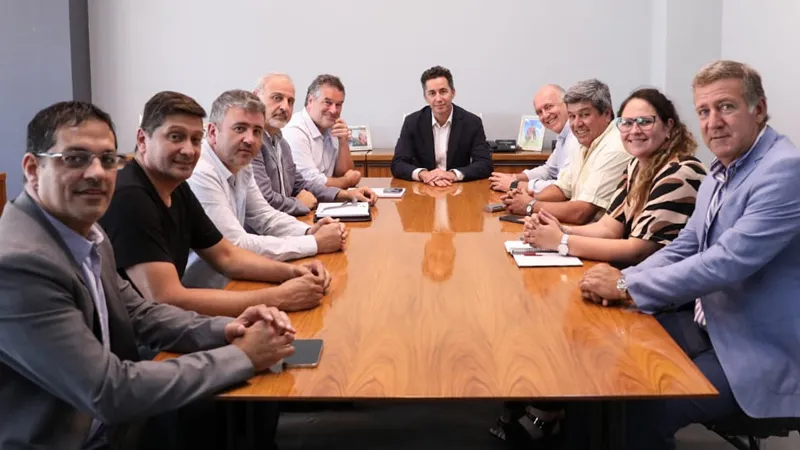 Calvo con intendentes radicales