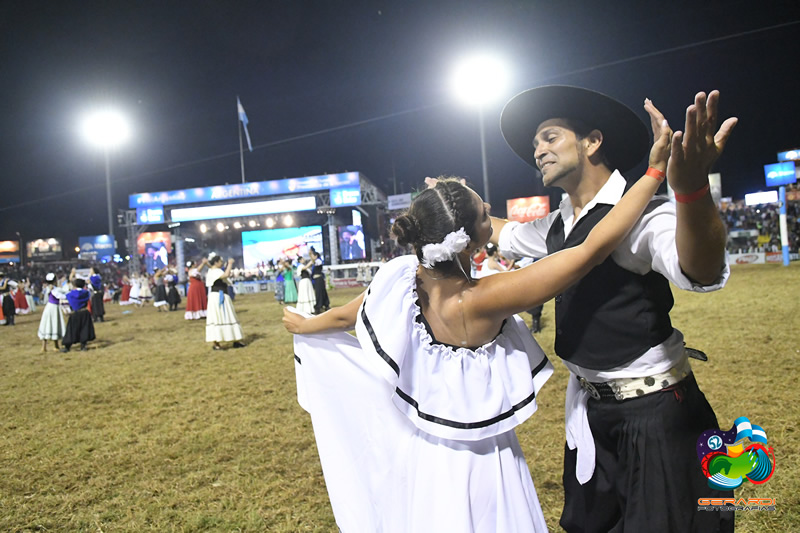Danza en la noche del chaqueño