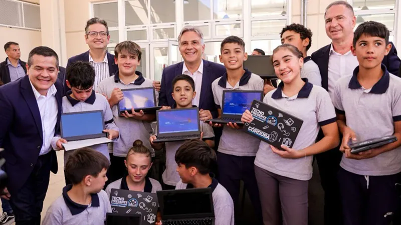 Nueva escuela en Colonia Tirolesa