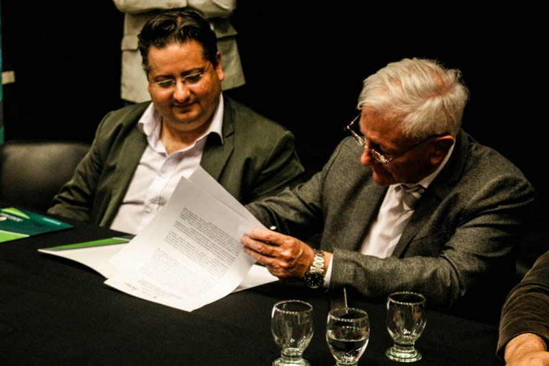 Firma convenio Brandán Juri