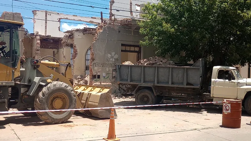 Demolición de casa Hilari