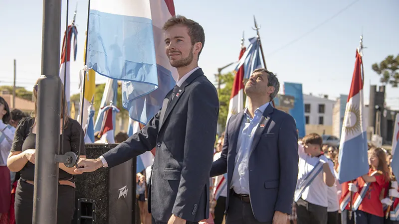 Izamiento de la bandera de Jesús María 2