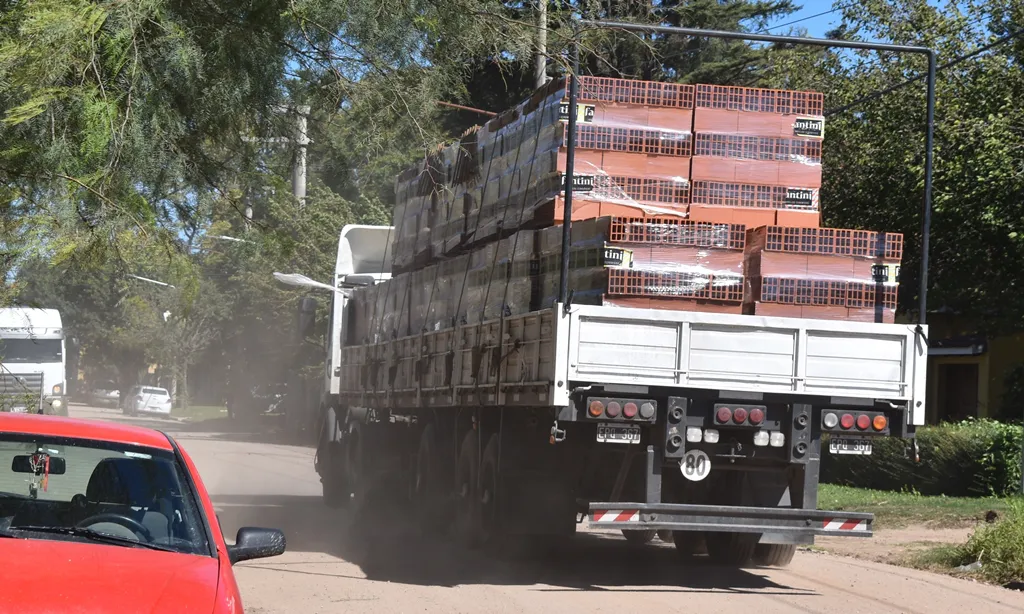 Transito pesado Caroya