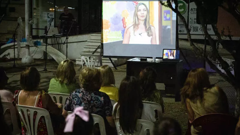 Homaneje a mujeres CC
