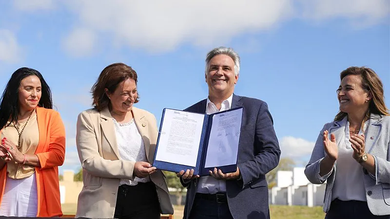 Llaryora y Nanini 2