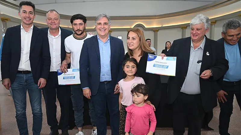 Llaryora en Las Peñas