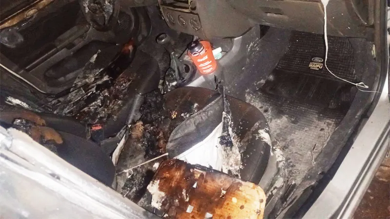 Auto quemado
