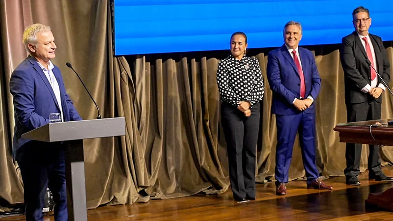 Asunción de Frizza como ministro