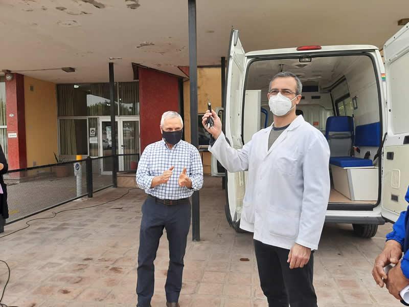 Entrega de ambulancia al Hospital
