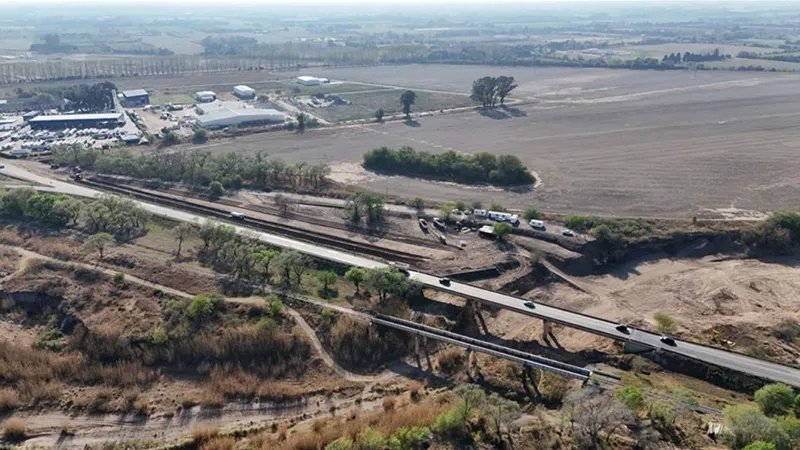 Puente sobre el río Carnero