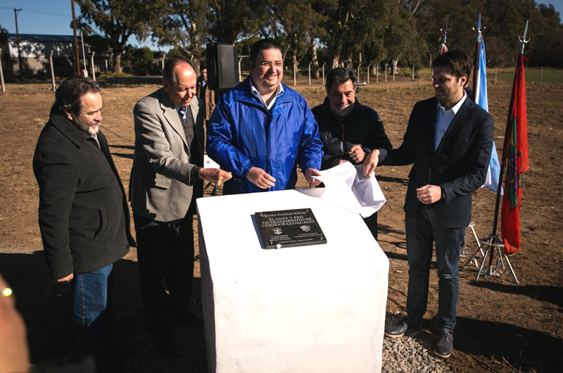 Placa fundacional de la planta cloacal CC