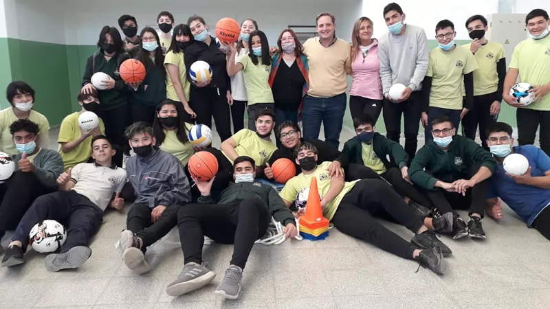 Elementos deportivos para el IPEM 412