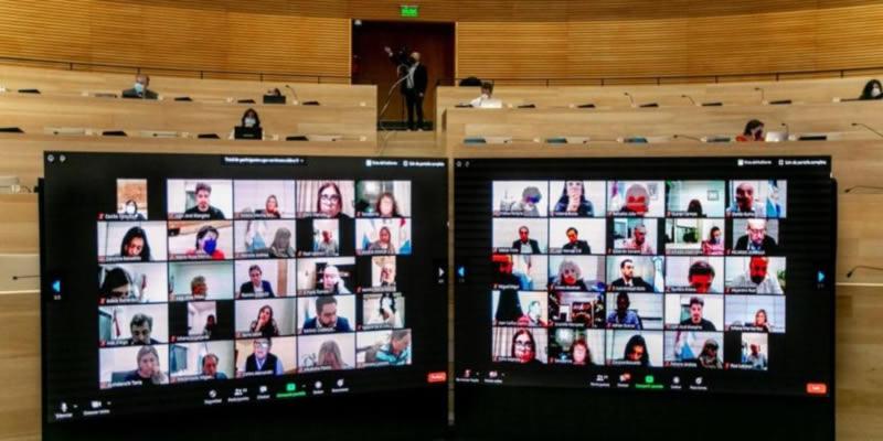 Sesión virtual en la Unicameral