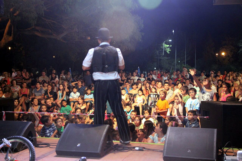 Circo en la plaza Avellaneda