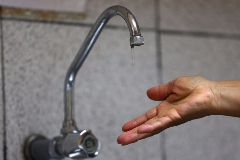 Sin agua