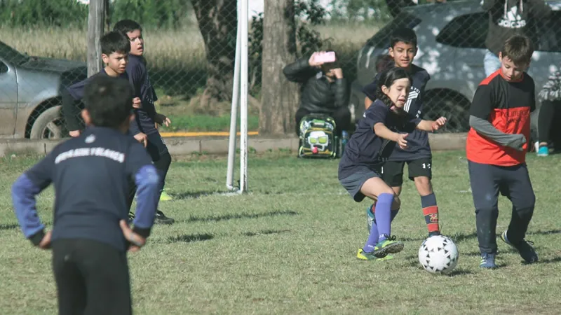 Encuentro de fútbol en Sinsacate
