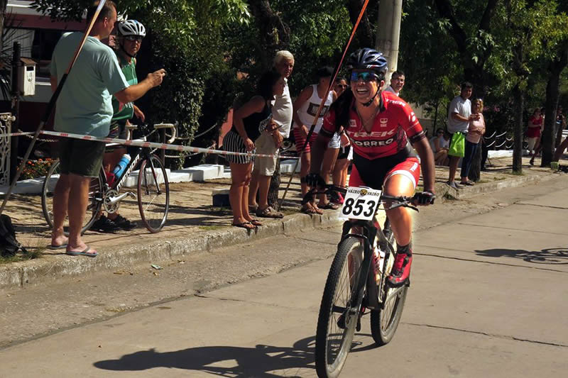 Caro Maldonado TantI Cosquin