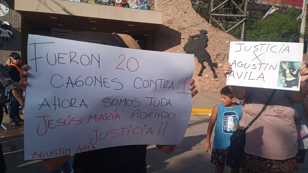 Marcha por Agustin Avila