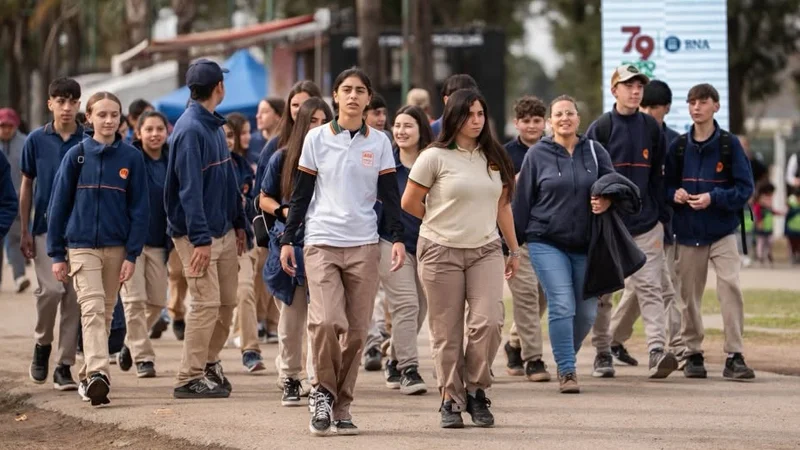 Público en la Rural