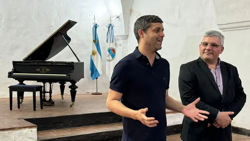 Piano municipal restaurado