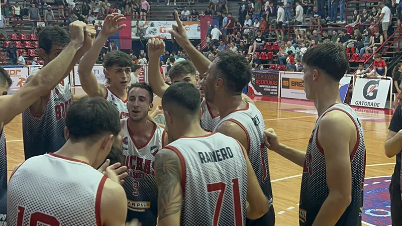 Bochas festeja en El Ceibo