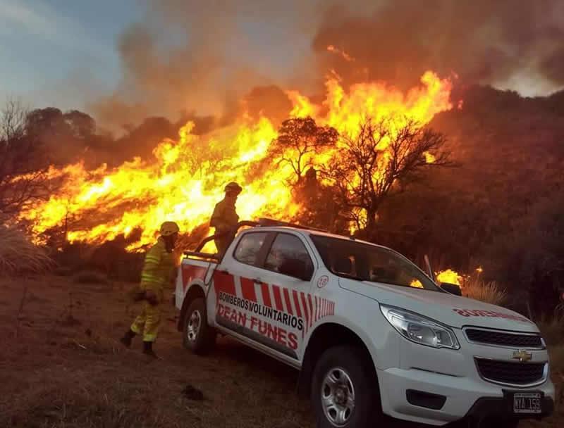 Bomberos en Villa Albertina