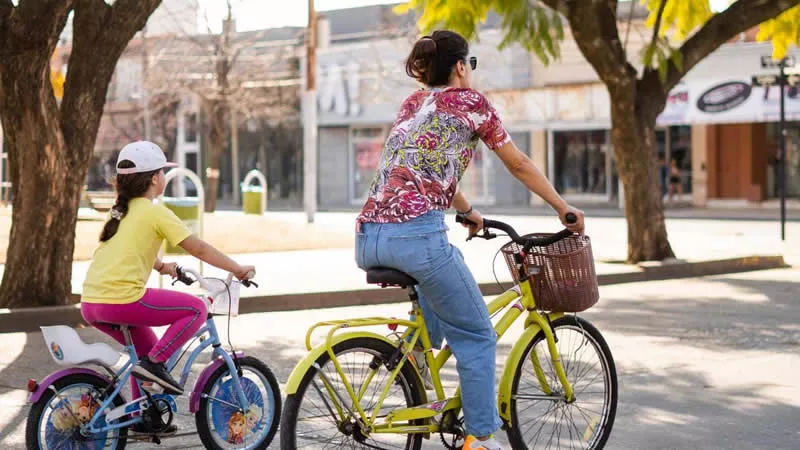 En bicicleta