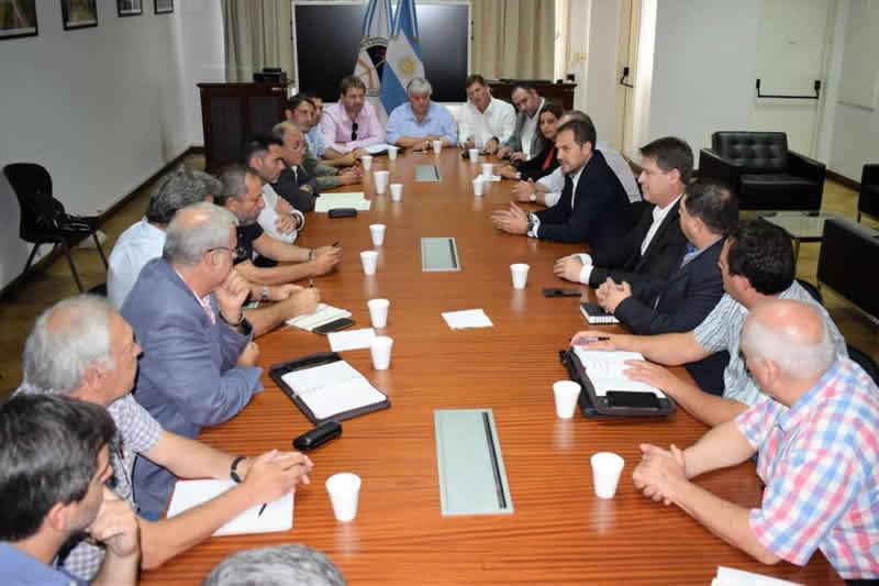 Intendentes UCR con Martín Gil