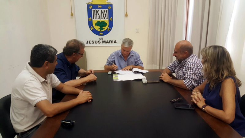 Firma de convenio con bomberos