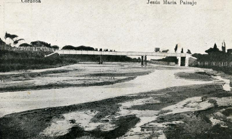 Puente sobre el río Jesús María