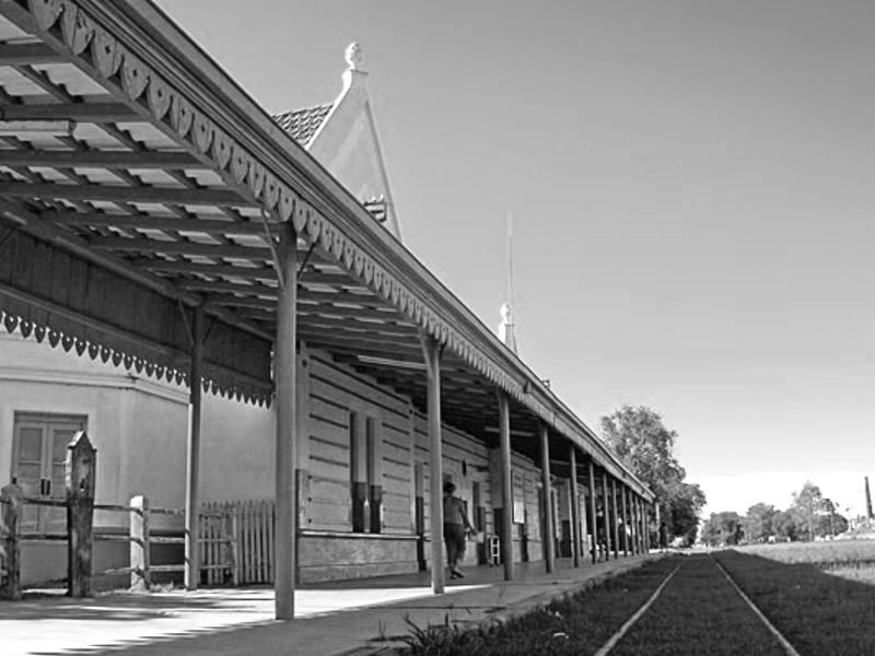 Estación del Ferrocarril (byn)