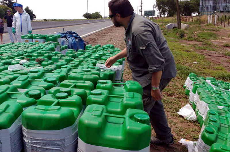 Agroquímicos camión volcado