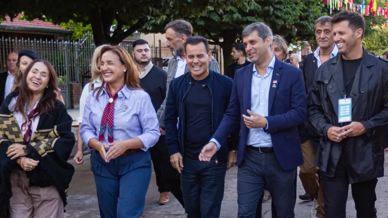 Zárate con autoridades Cba